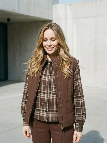 Утеплений жилет Seventeen коричневий