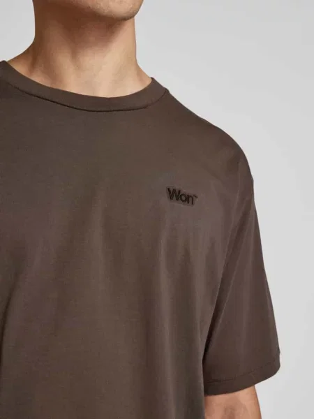 T-shirt z wyhaftowanym logo Won Hundred oliwkowa