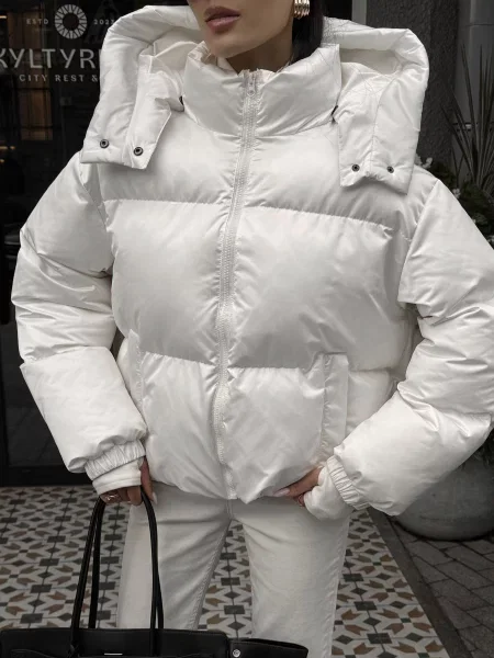 Пуховик Jadone Fashion белый