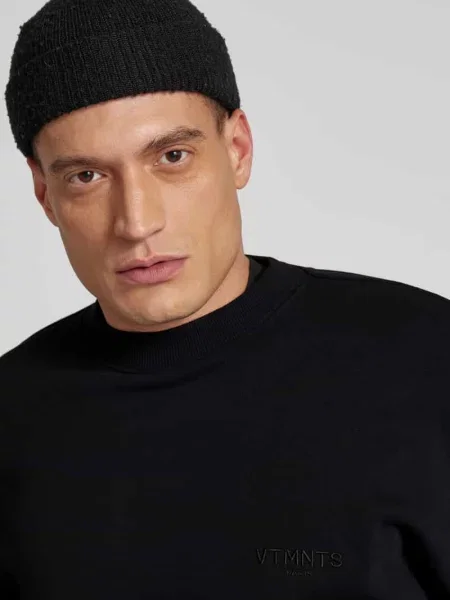 Bluza z kapturem i detalem z logo Vtmnts czarna