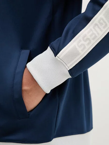 Свитер Guess