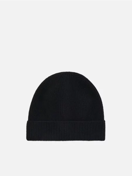 Reserved Vlnená čiapka beanie čierna