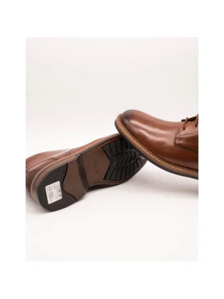 Pantofi Clarks maro