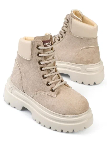 Gležnjarji Capone Outfitters z vezalkami z okroglo konico s čipko bež