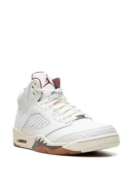 Sneakerși Jordan alb