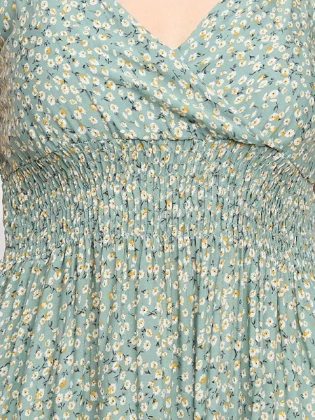 Rochie mini Resti cu model floral scurtă de costum alb