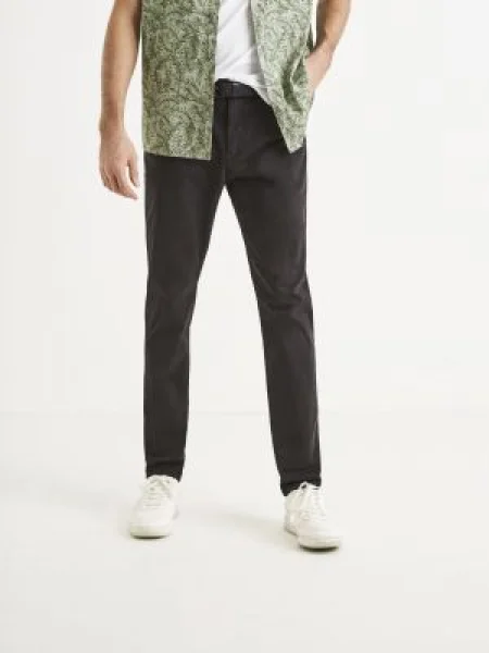 Pantaloni Celio skinny fit maro