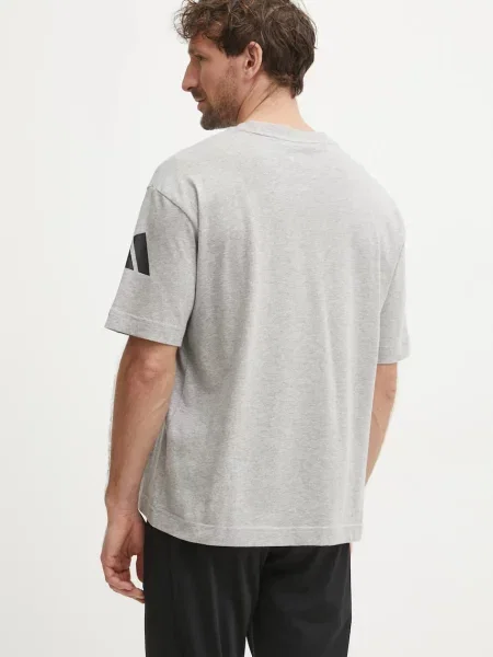 Póló Adidas autogrammal szürke