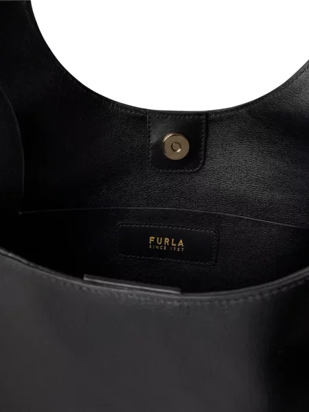 Кожена шопинг чанта Furla с катарама черно