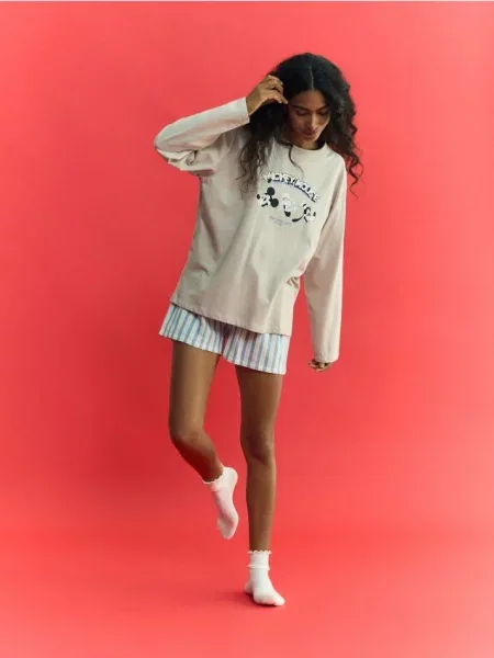 Reserved Pijama din două piese Mickey Mouse bej