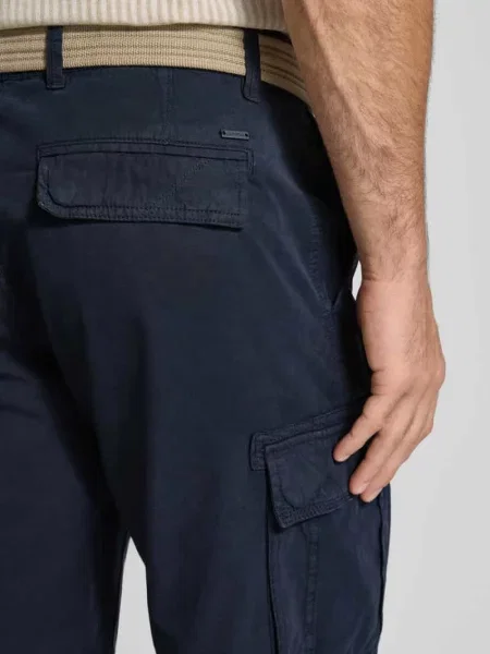 Szorty cargo o kroju regular fit z paskiem Lerros