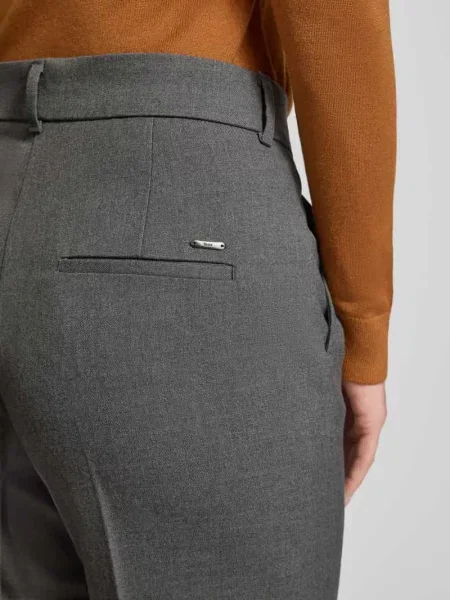 Spodnie materiałowe o kroju straight fit z dodatkiem model ‘Maine’ Brax