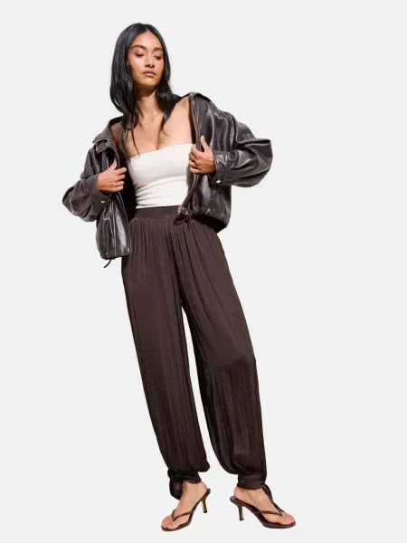 Friends Like These Pantaloni Tie Balloon' maro