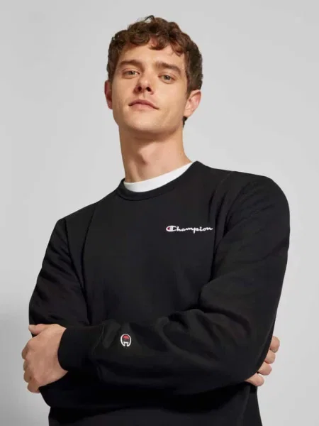 Bluza z naszywanymi metkami z logo Champion czarna