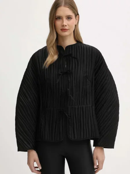 Яке The Sleeper преходен модел с уголемена кройка черно