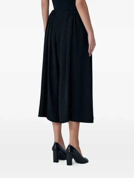 Plisirane hlače Limi Feu ošišan crna