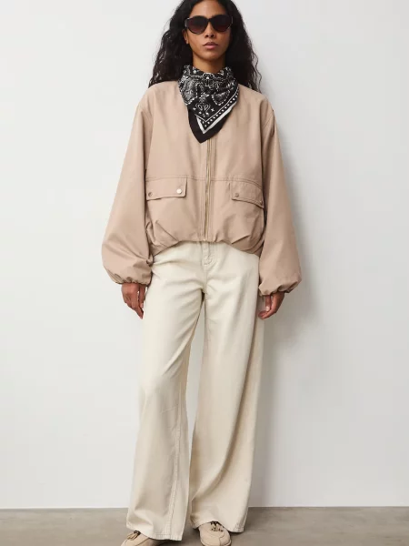 Medicine bomberka beżowy