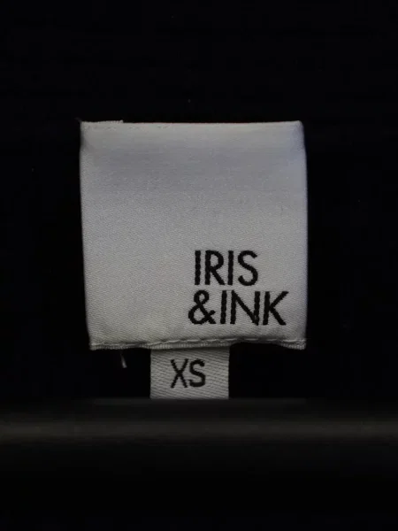 Pulover Iris & Ink cu decolteu în V albastru