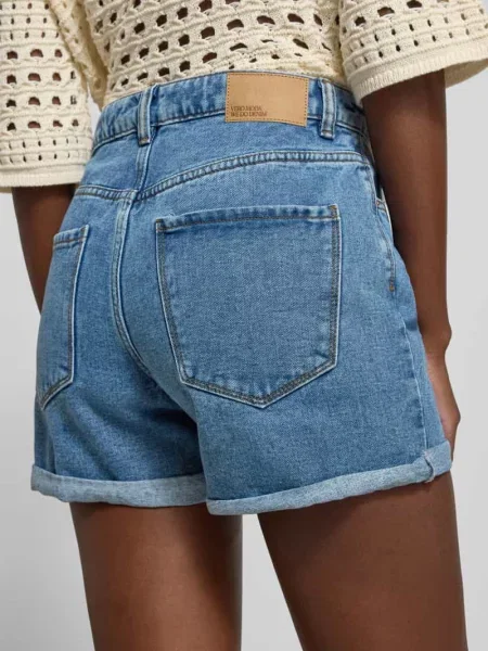 Szorty jeansowe o kroju relaxed fit z mieszanki bawełny model ‘ZURI’ Vero Moda niebieskie