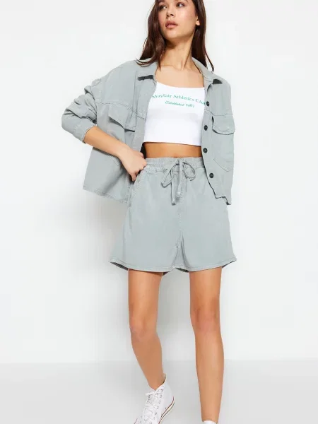 Pantaloni scurți din denim Trendyol cu talie înaltă gri