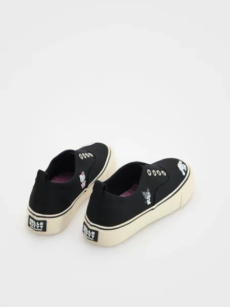 Кроссовки Reserved черные