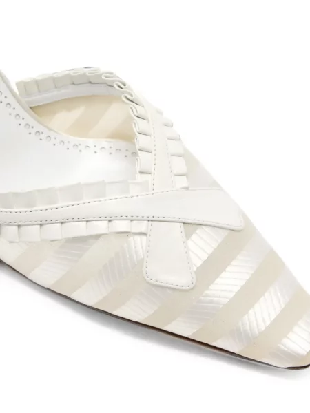 Ριγέ mules Manolo Blahnik με βολάν λευκό