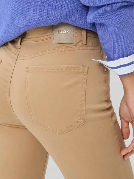 Krój regular fit Wąskie spodnie z mieszanki lyocellu z mieszanką modalu i bawełny model MARY' Brax