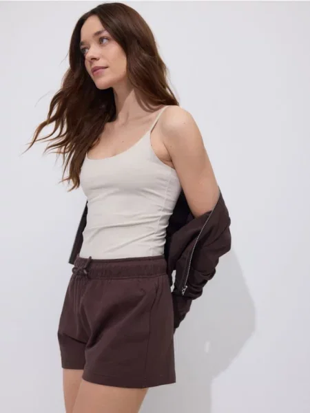 Reserved Pantaloni scurți din bej