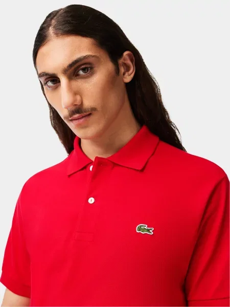 Поло Lacoste красное