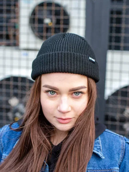 Without Шапка чорний