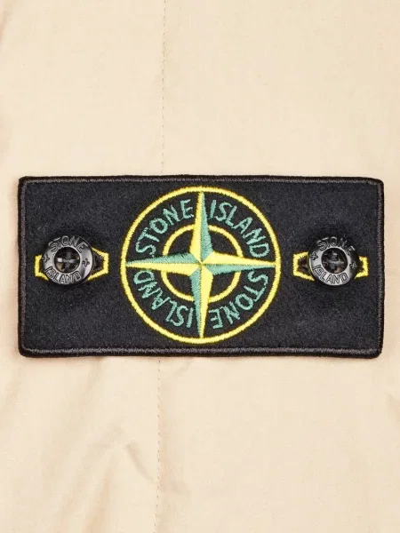 Matlasat geacă Stone Island cu strasuri