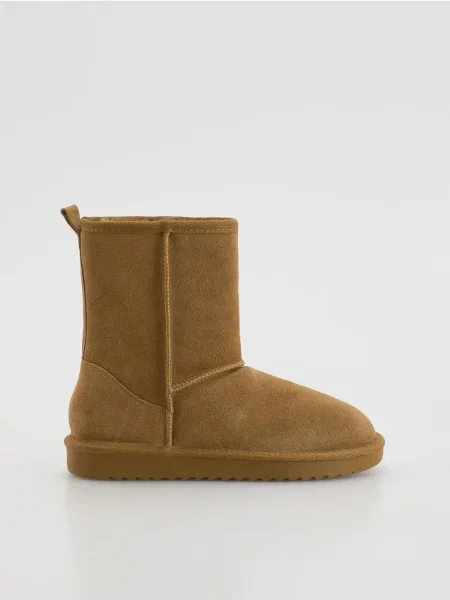 Reserved Ghete impermeabile din piele întoarsă maro