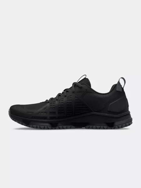 Обувки Under Armour MG Strikefast черно