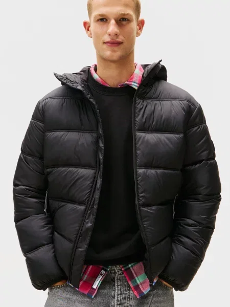 Джинсовая куртка Tommy Jeans с капюшоном черная