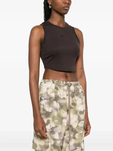 Pantaloni scurți cargo Nike plisate tenis cu model camuflaj maro