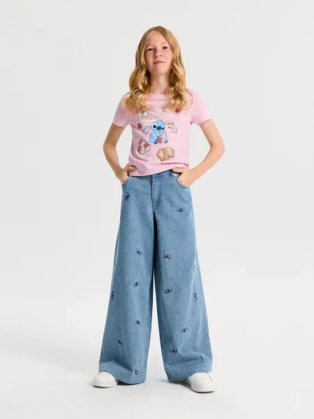 Sinsay Oversize džíny se širokými nohavicemi s výšivkou Stitch modrá