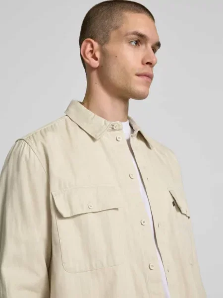 Koszula casualowa o kroju relaxed fit z kieszenią na piersi Wood Wood