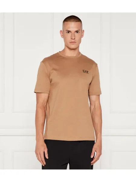 Tricou