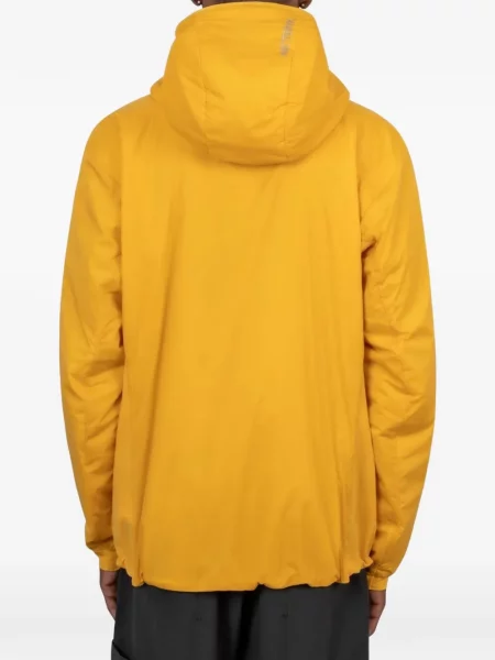 Geacă Arc'teryx cu glugă galben