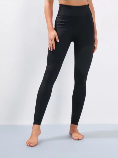 Легінси з високою талією та облягаючим кроєм чорний
