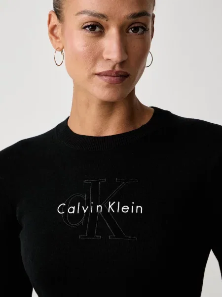 Calvin Klein Jeans рокля тип пуловер от черно