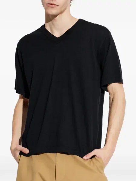 Tricou Lisa Yang cu decolteu în V negru