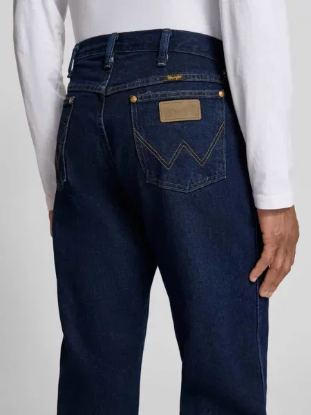 Jeansy Cowboy Cut w fasonie Wrangler granatowe
