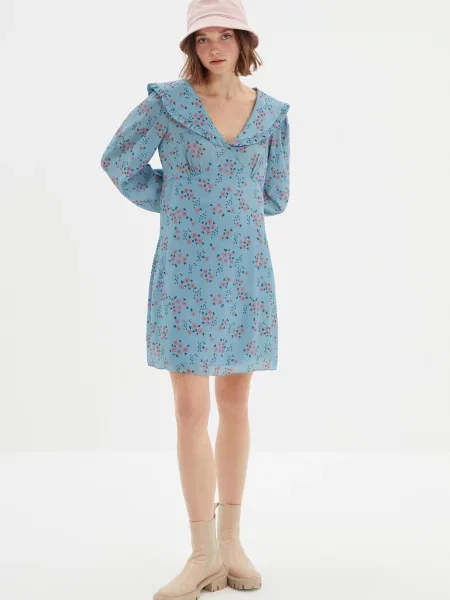 Rochie Trendyol cu model floral cu imagine albastru