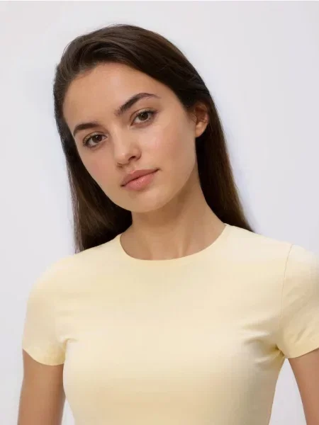 Reserved Tricou slim fit galben-deschis galben
