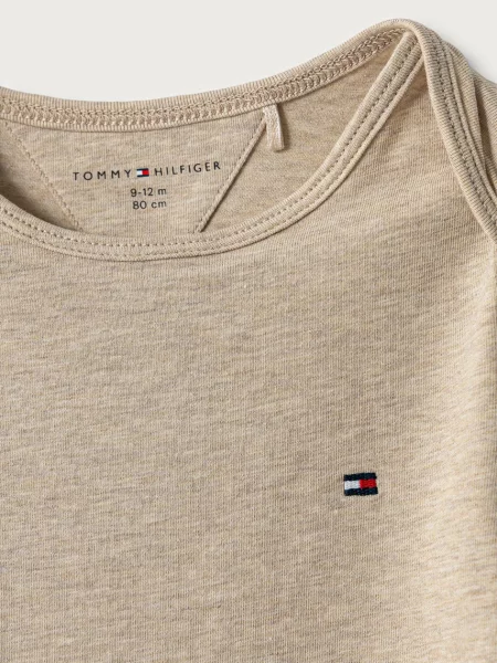 Tommy Hilfiger бебешки гащеризон за бебе от с бежово