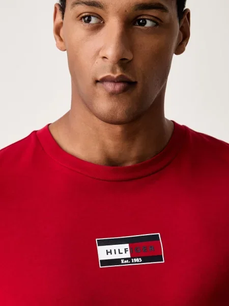Tommy Hilfiger тениска мъжка от червено