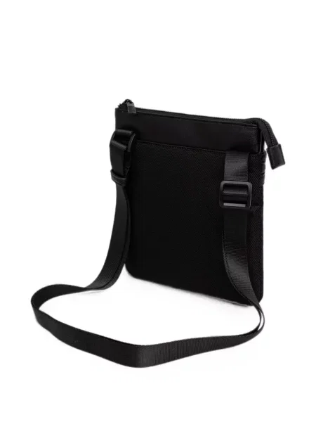 Crossbody taška Armani Exchange s autogramem černá