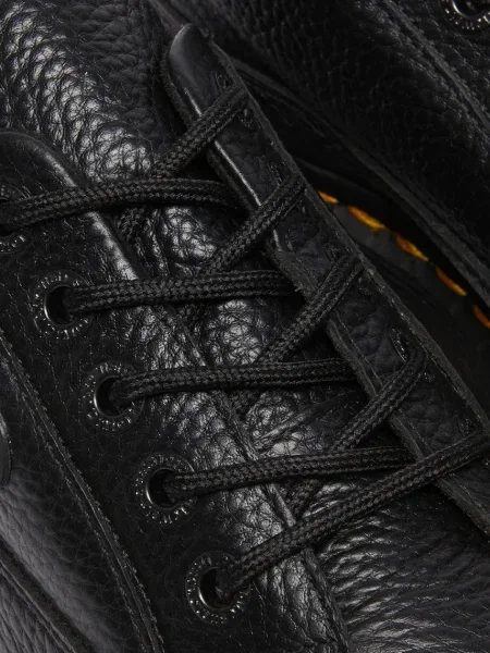 Шкіряні кросівки Dr. Martens на платформі чорні