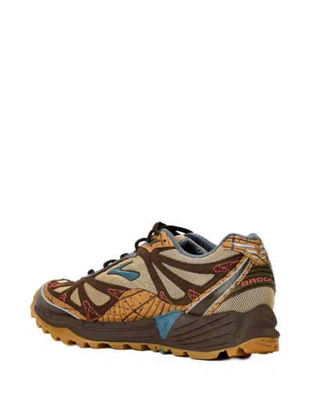 Sneakerși Brooks maro